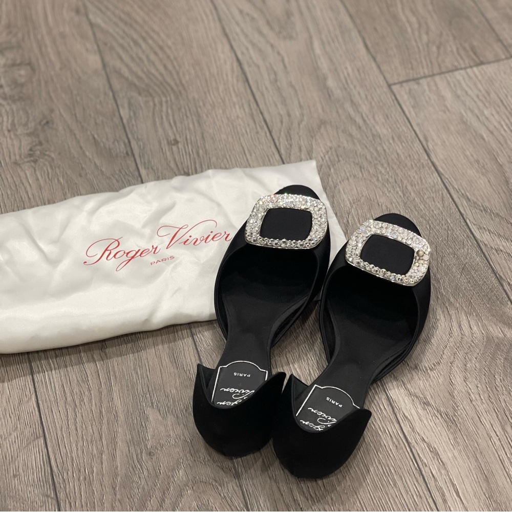 Roger Vivier black satin flats